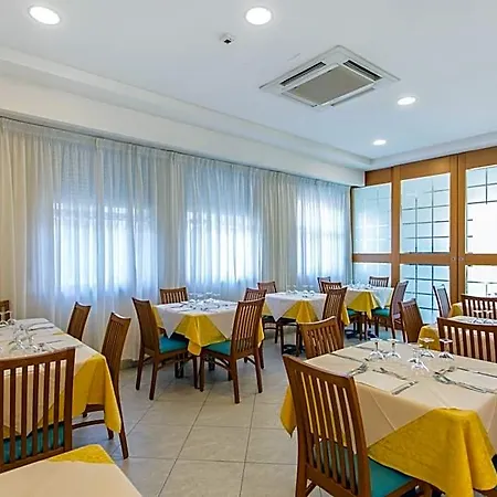 Savana 3*